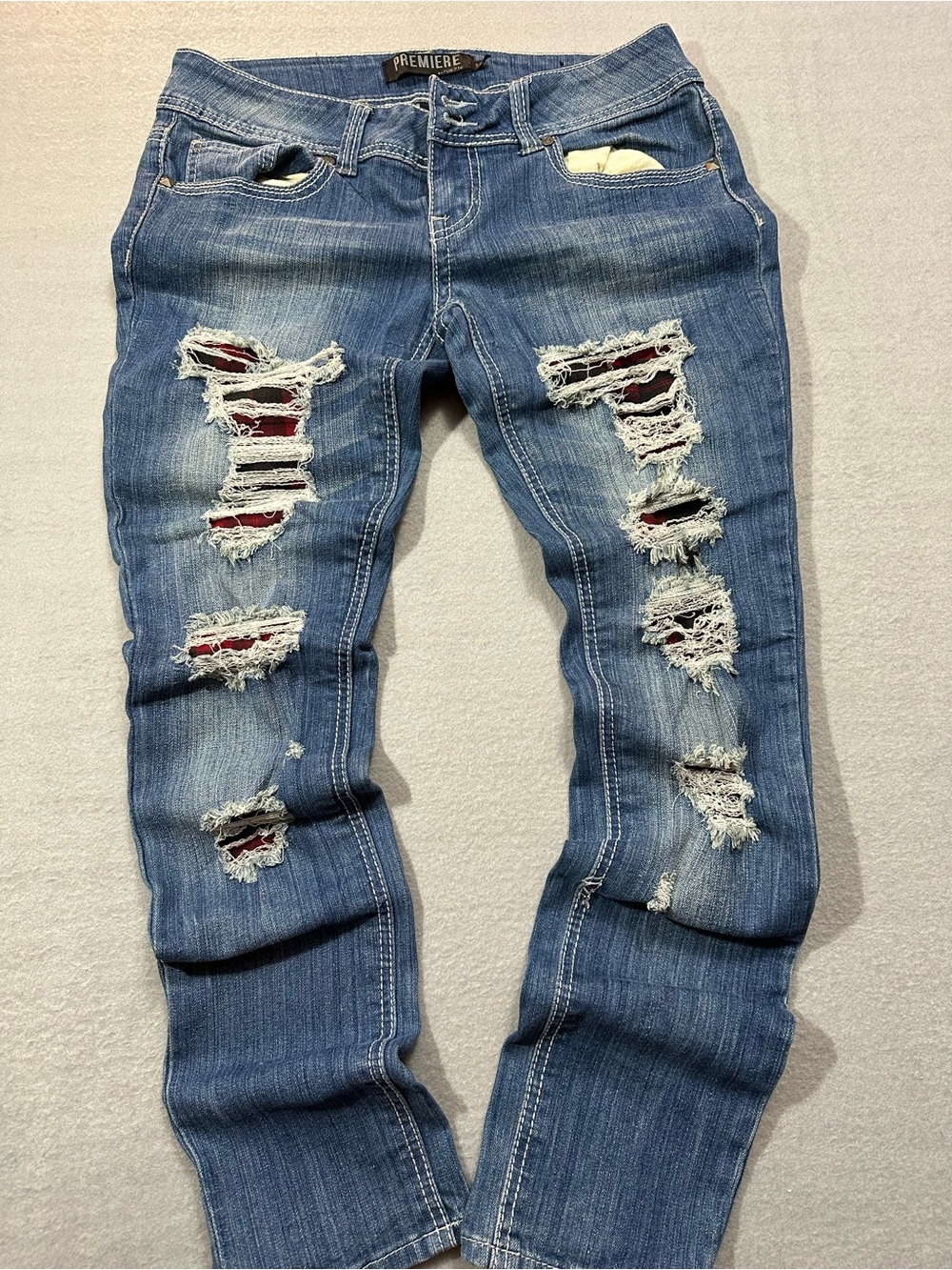Distressed skinny Jeans with Red patchwork